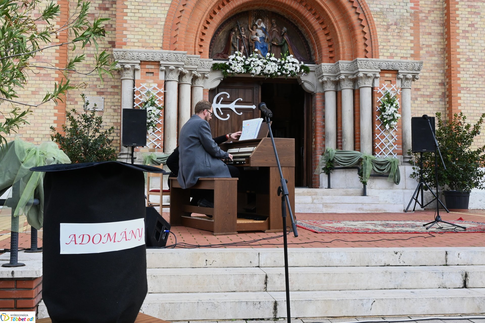 Jótékonysági térzene 