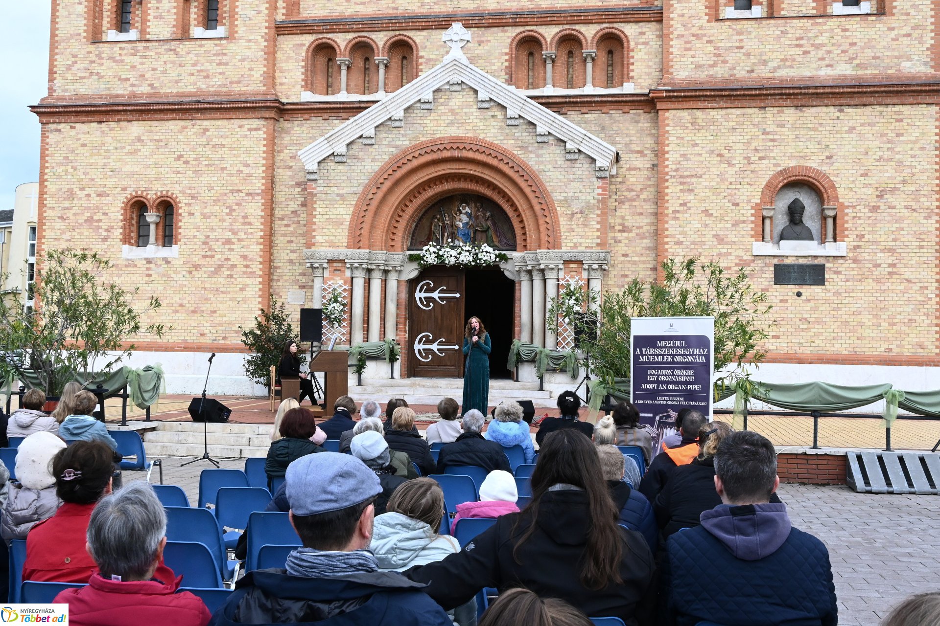 Jótékonysági térzene 