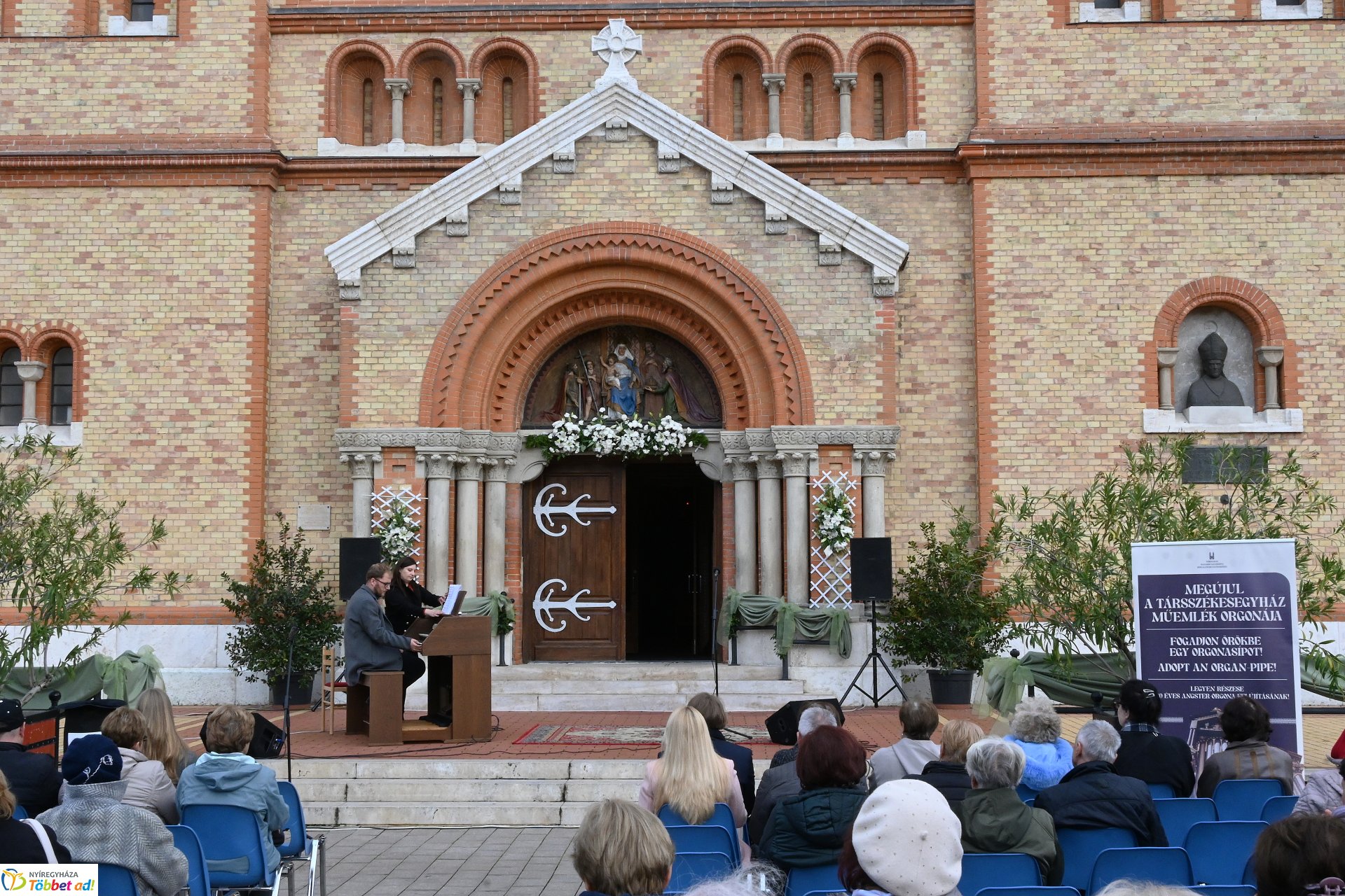 Jótékonysági térzene 