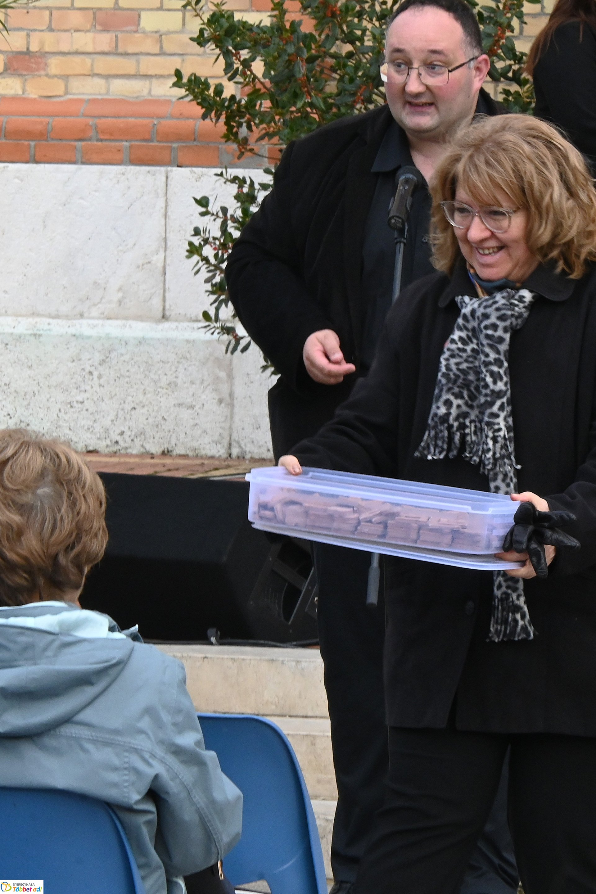 Jótékonysági térzene 