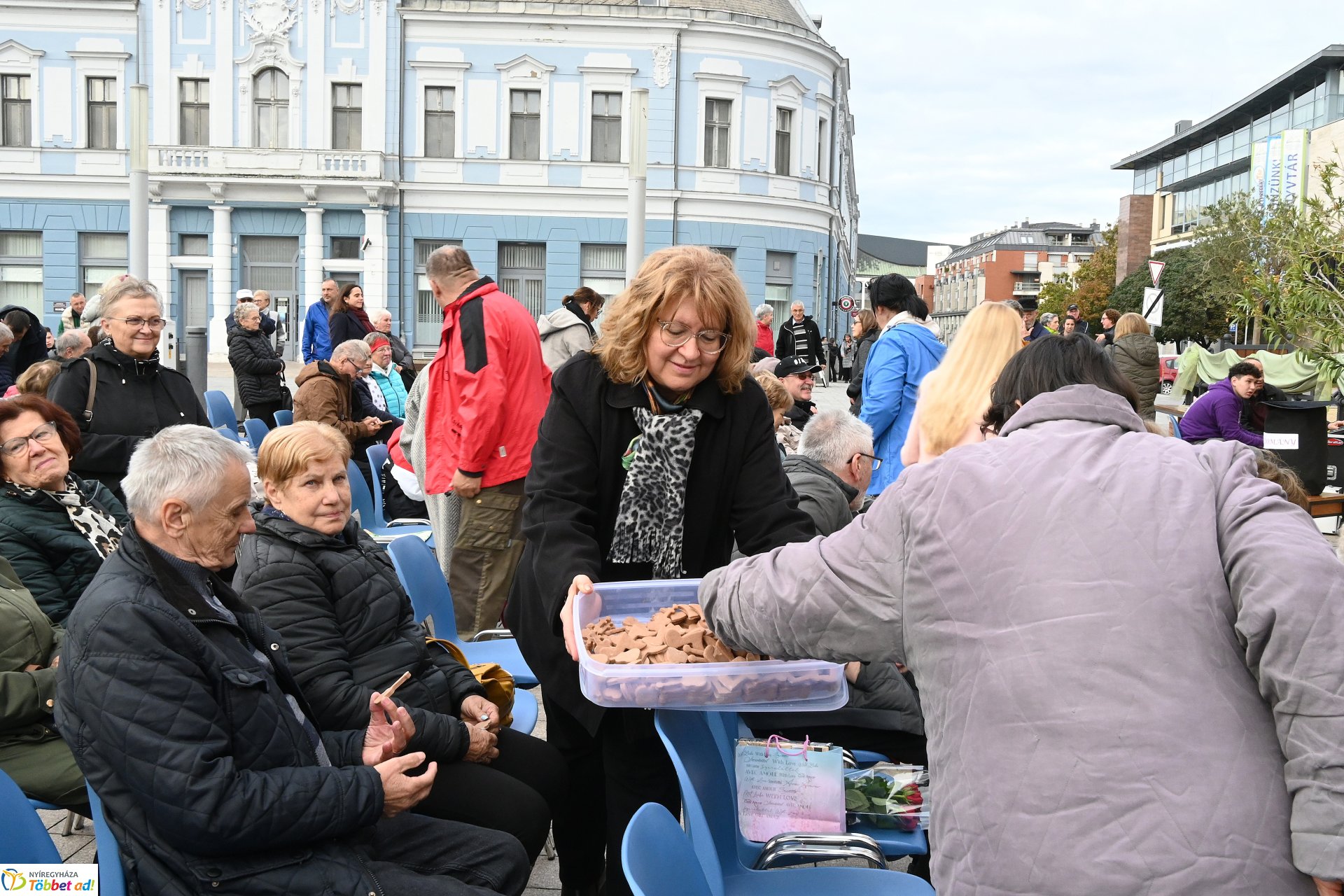 Jótékonysági térzene 