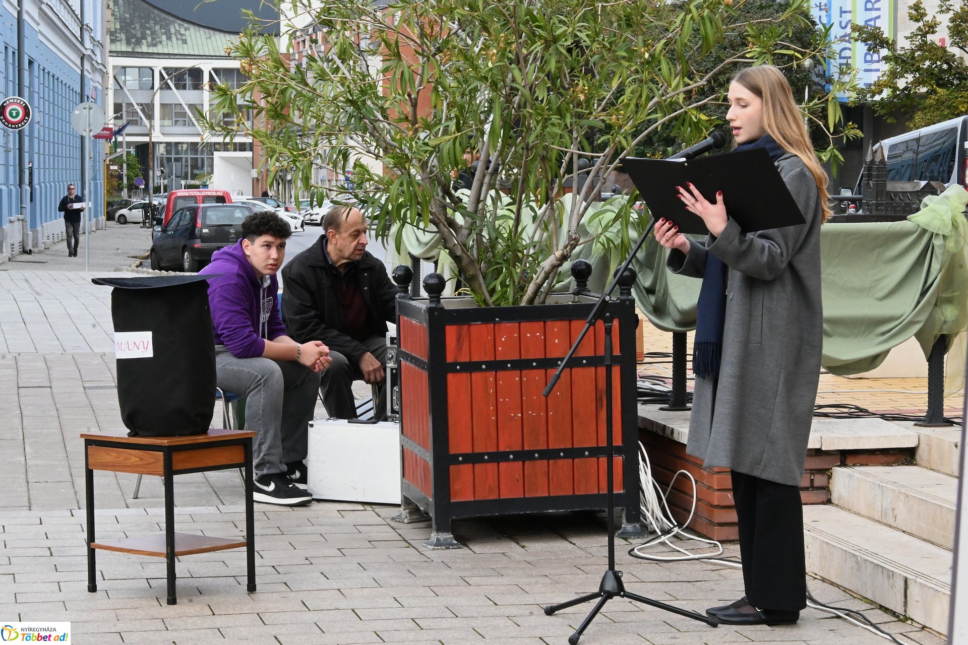 Jótékonysági térzene 