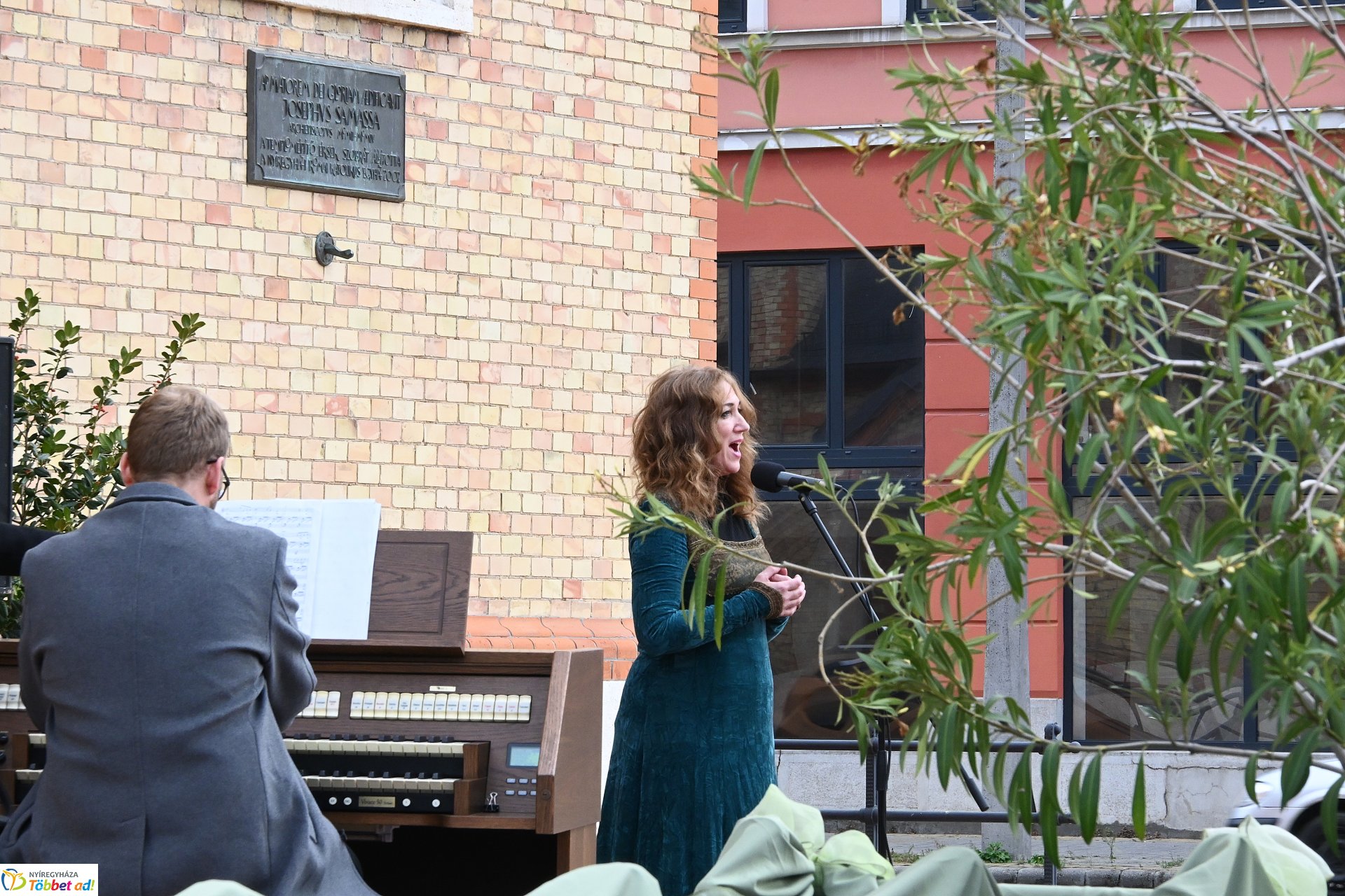 Jótékonysági térzene 