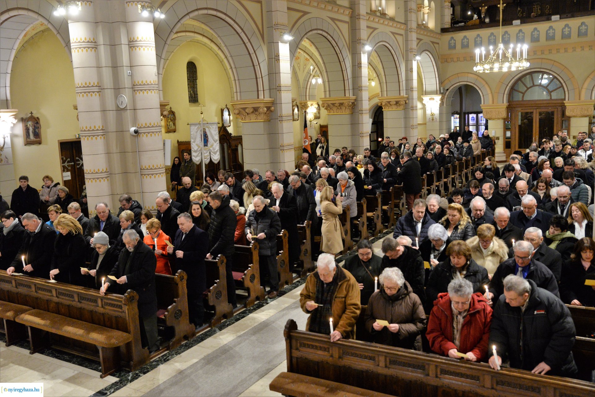 Jubiláló házaspárok főpásztori áldása a Magyarok Nagyasszonya-társszékesegyházban