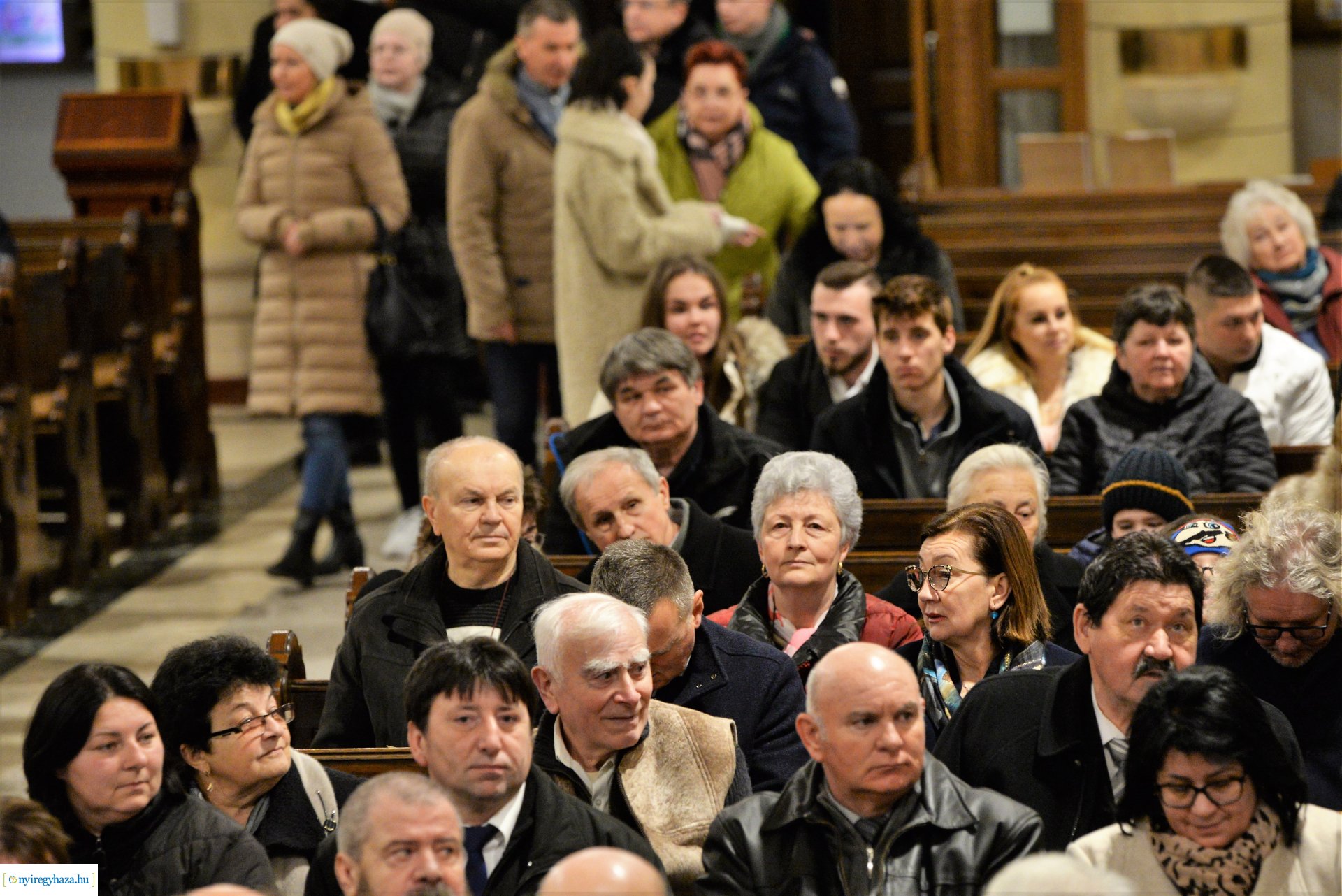 Jubiláló házaspárok főpásztori áldása a Magyarok Nagyasszonya-társszékesegyházban