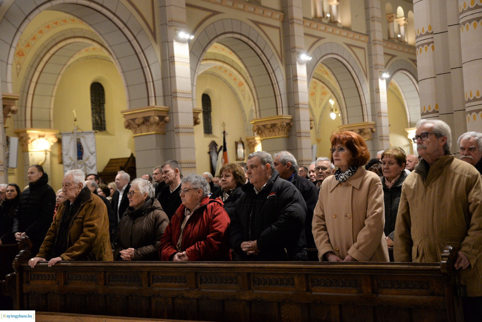 Jubiláló házaspárok főpásztori áldása a Magyarok Nagyasszonya-társszékesegyházban