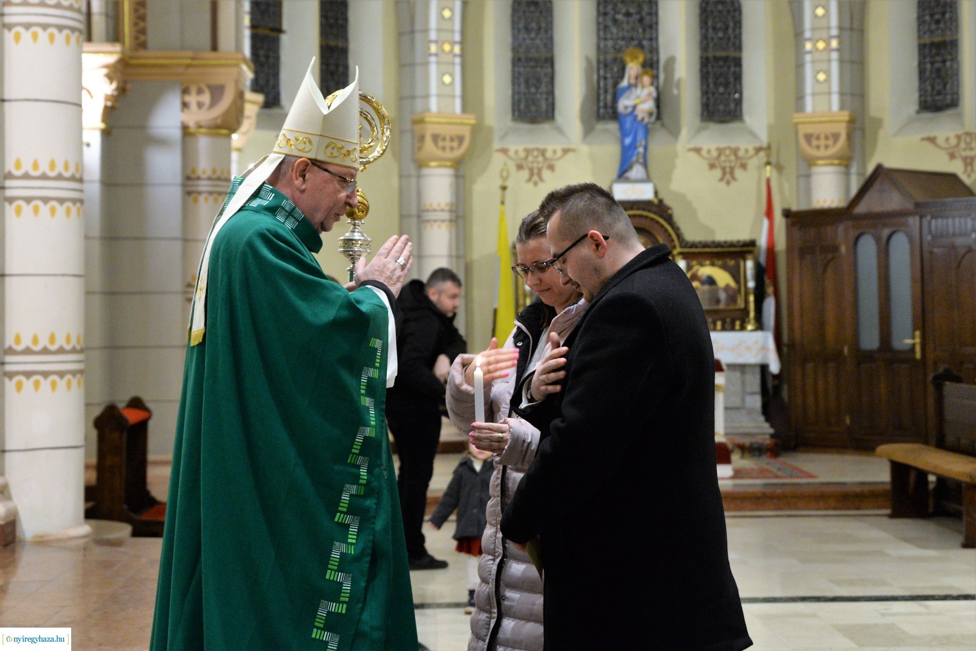 Jubiláló házaspárok főpásztori áldása a Magyarok Nagyasszonya-társszékesegyházban