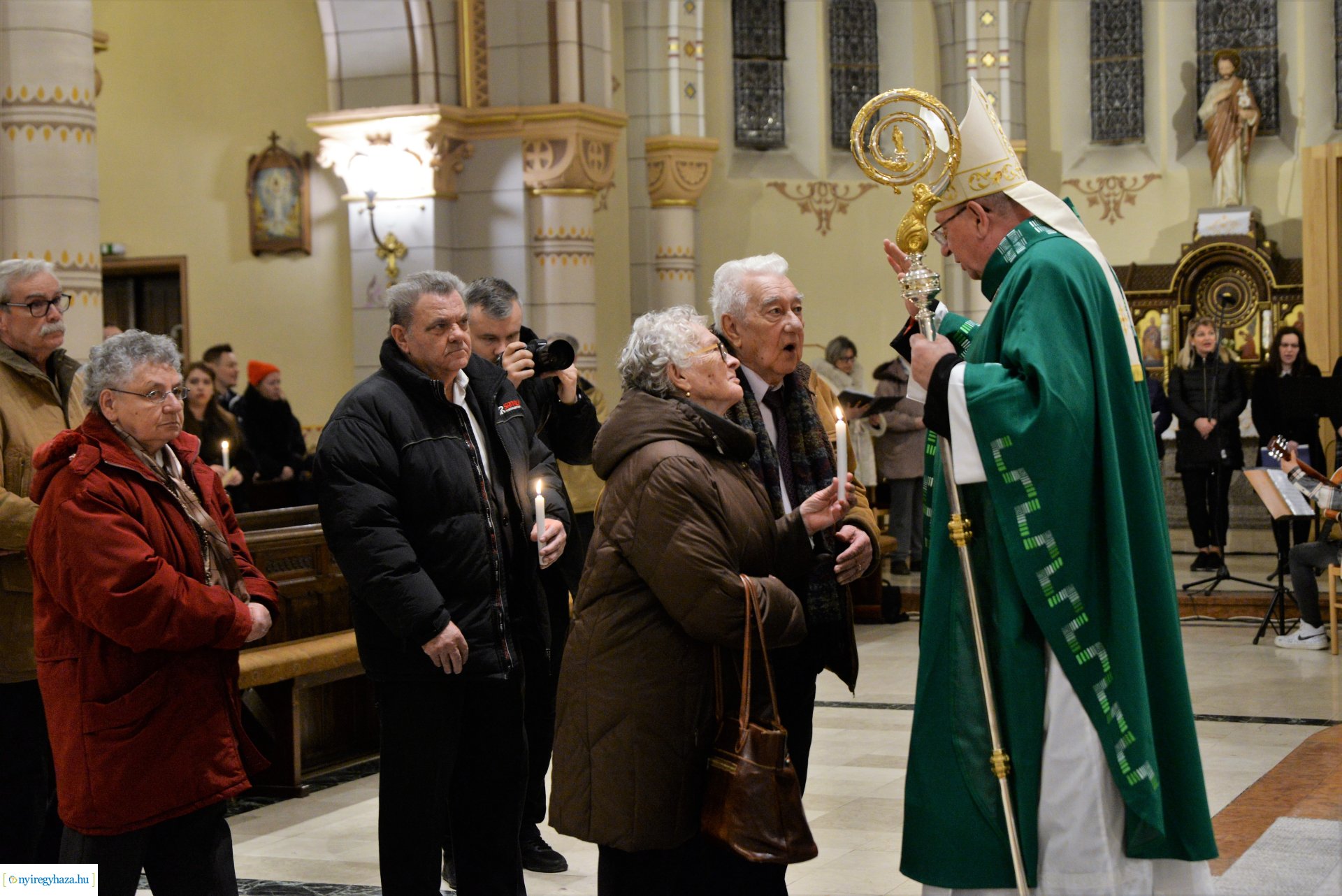 Jubiláló házaspárok főpásztori áldása a Magyarok Nagyasszonya-társszékesegyházban