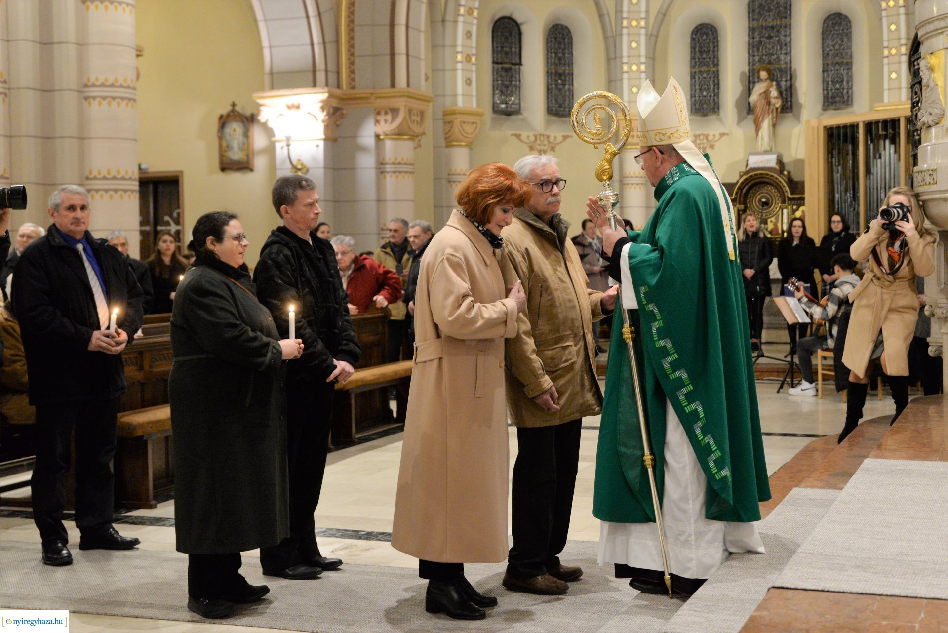 Jubiláló házaspárok főpásztori áldása a Magyarok Nagyasszonya-társszékesegyházban