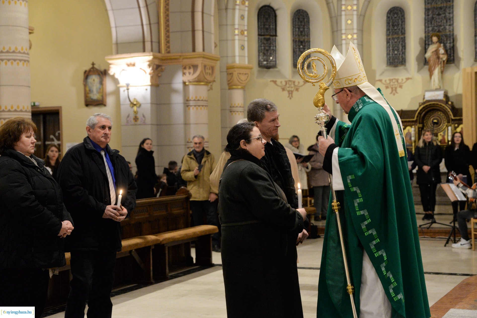 Jubiláló házaspárok főpásztori áldása a Magyarok Nagyasszonya-társszékesegyházban