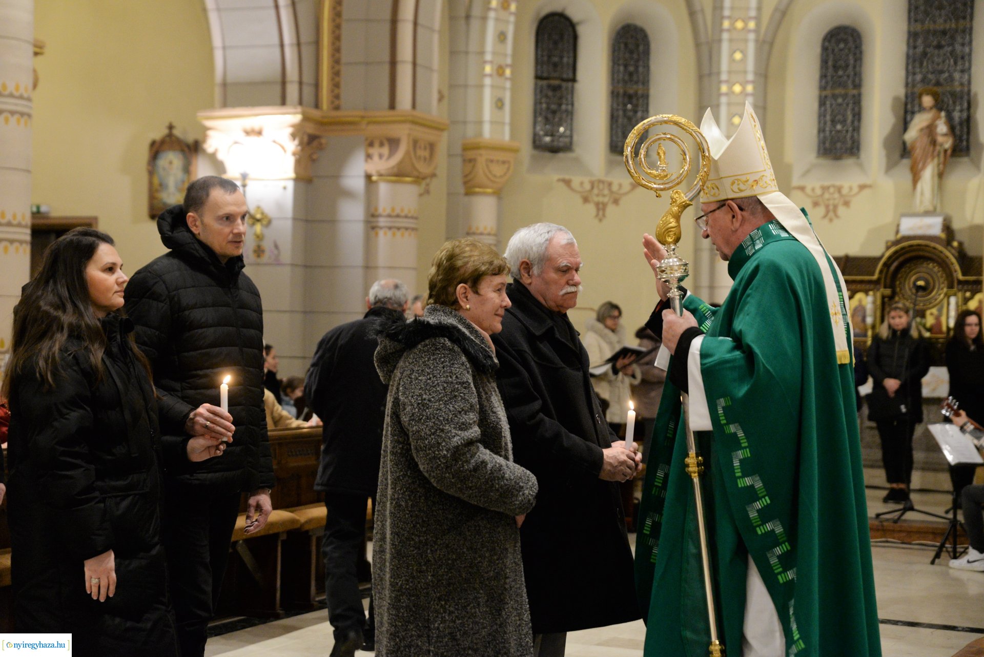 Jubiláló házaspárok főpásztori áldása a Magyarok Nagyasszonya-társszékesegyházban