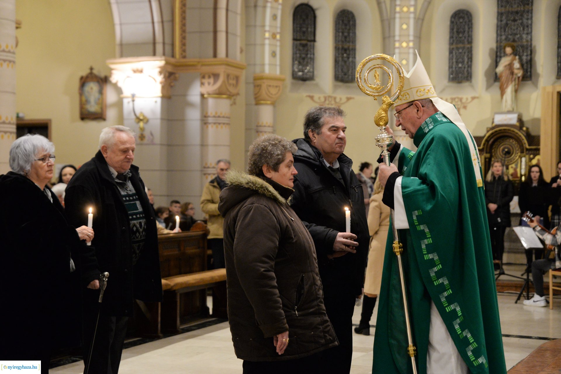 Jubiláló házaspárok főpásztori áldása a Magyarok Nagyasszonya-társszékesegyházban