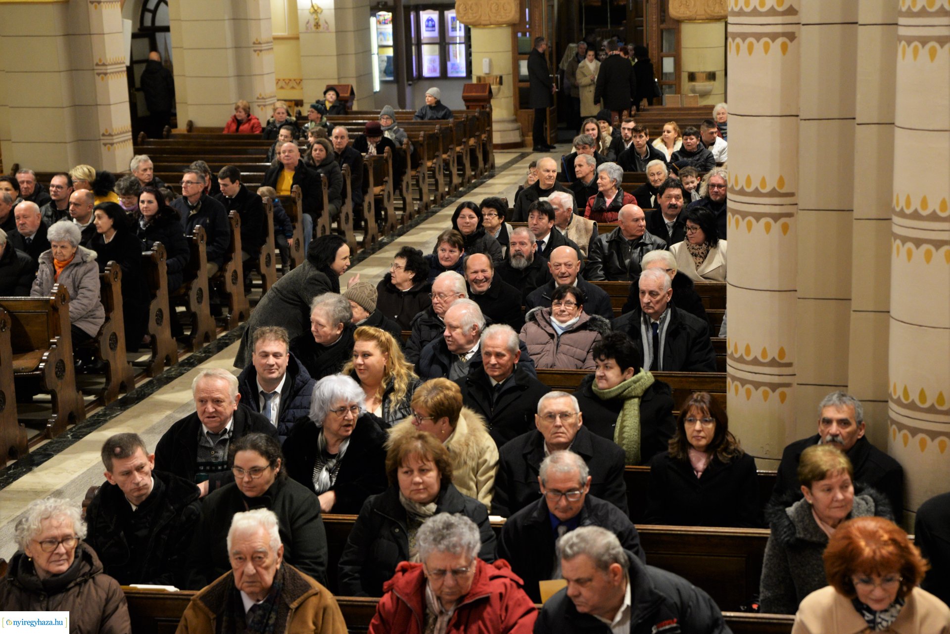 Jubiláló házaspárok főpásztori áldása a Magyarok Nagyasszonya-társszékesegyházban