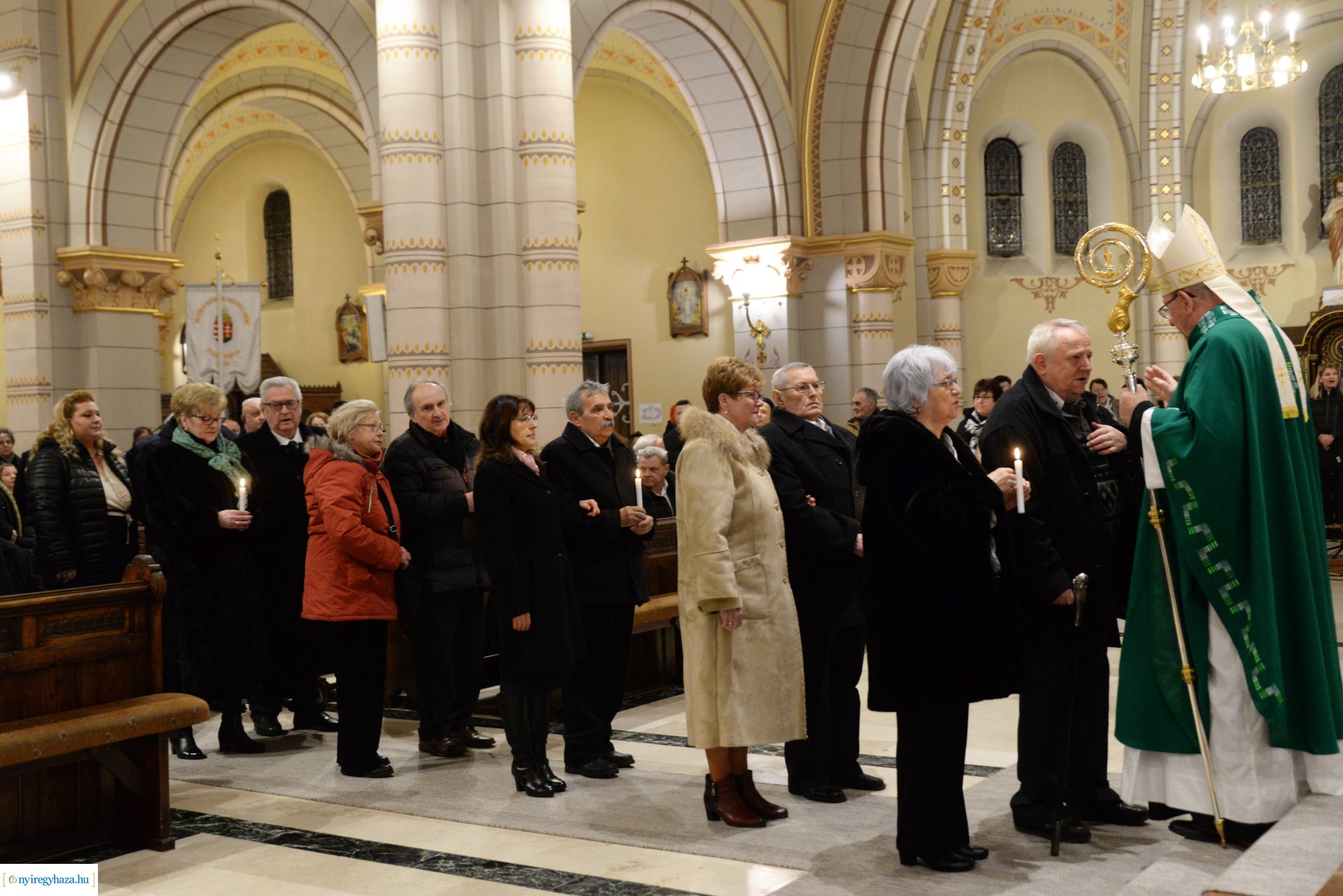 Jubiláló házaspárok főpásztori áldása a Magyarok Nagyasszonya-társszékesegyházban