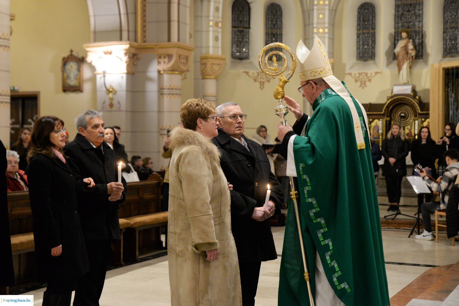 Jubiláló házaspárok főpásztori áldása a Magyarok Nagyasszonya-társszékesegyházban