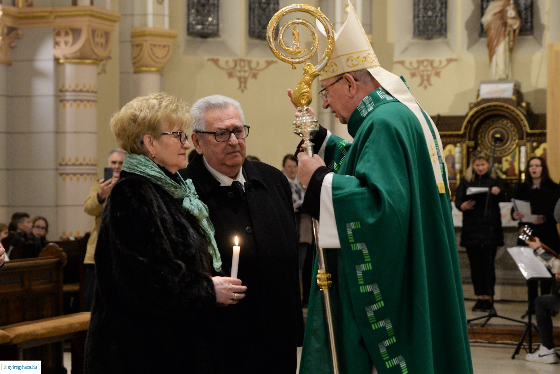 Jubiláló házaspárok főpásztori áldása a Magyarok Nagyasszonya-társszékesegyházban