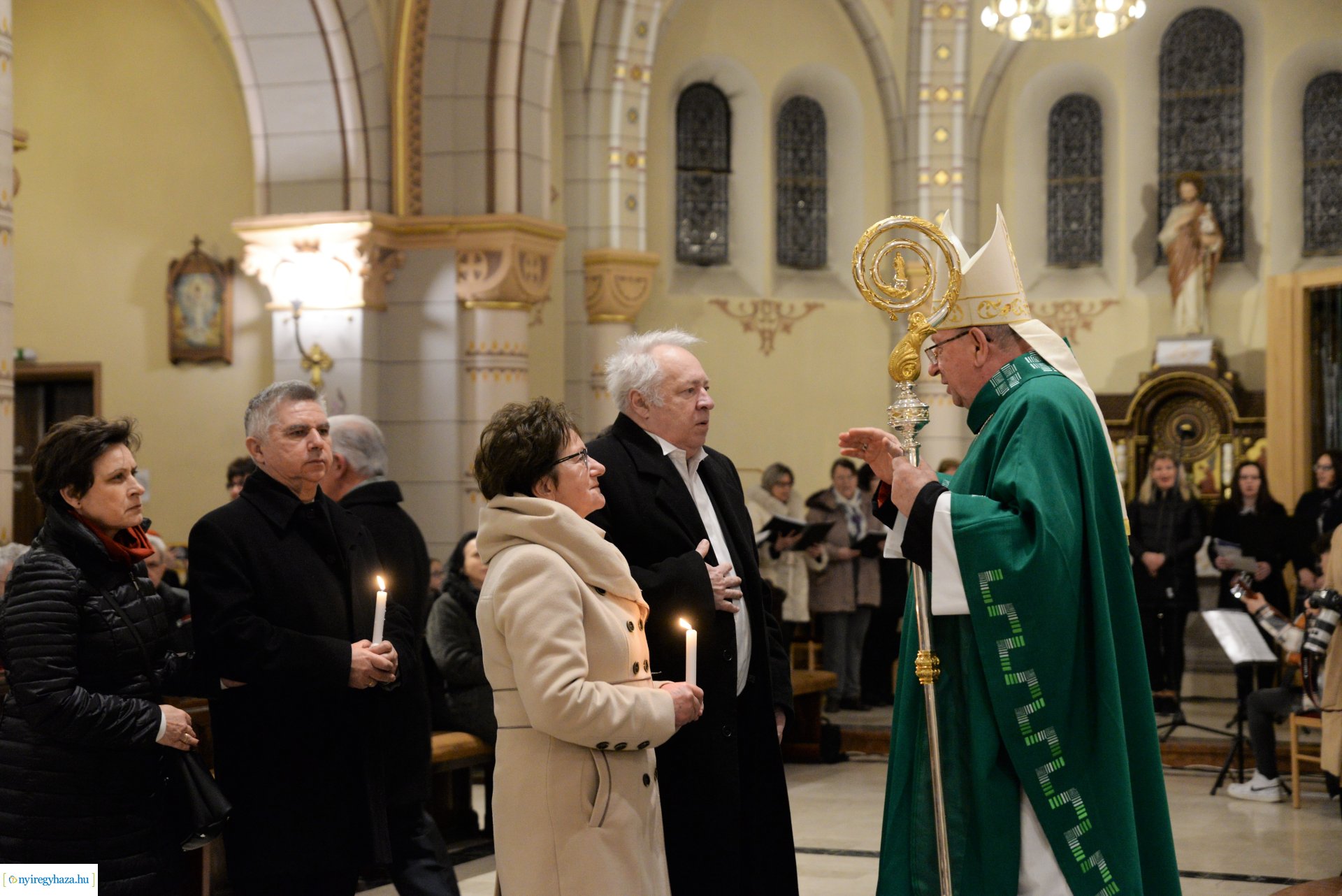 Jubiláló házaspárok főpásztori áldása a Magyarok Nagyasszonya-társszékesegyházban