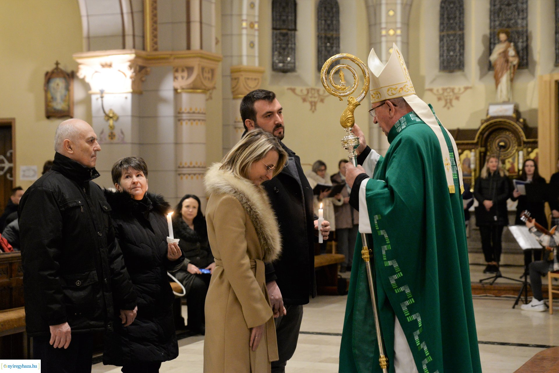 Jubiláló házaspárok főpásztori áldása a Magyarok Nagyasszonya-társszékesegyházban