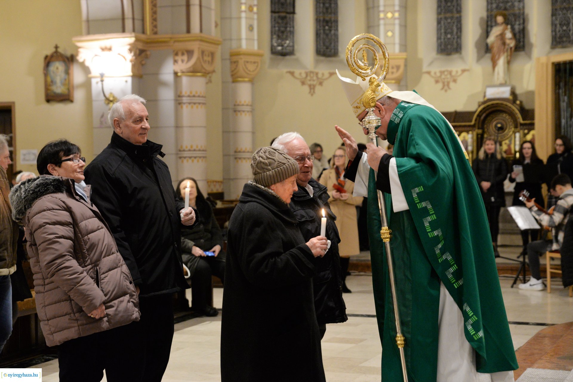 Jubiláló házaspárok főpásztori áldása a Magyarok Nagyasszonya-társszékesegyházban