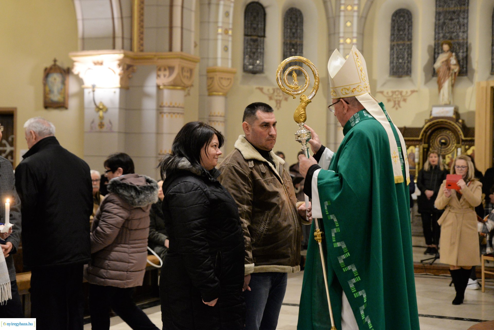 Jubiláló házaspárok főpásztori áldása a Magyarok Nagyasszonya-társszékesegyházban