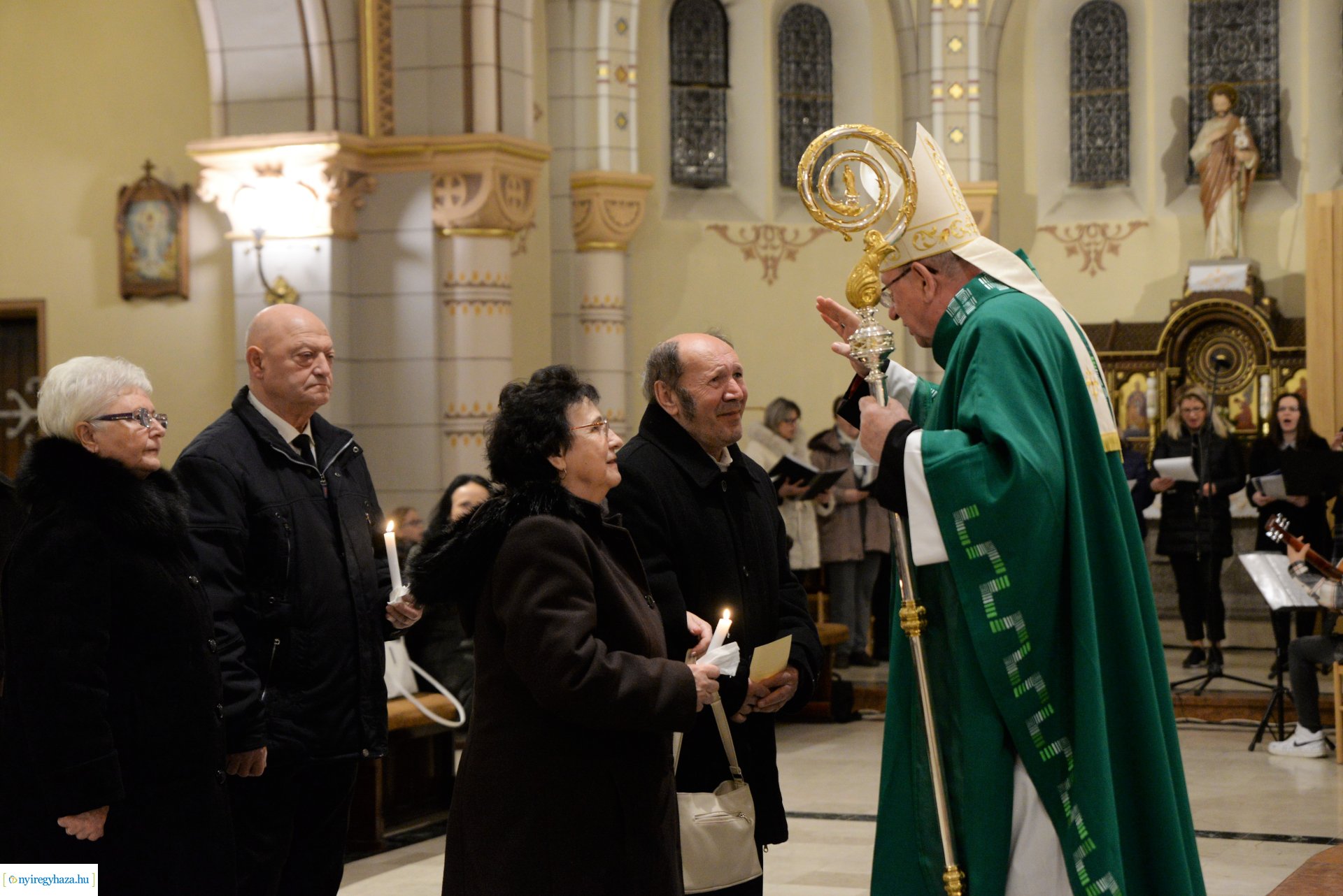 Jubiláló házaspárok főpásztori áldása a Magyarok Nagyasszonya-társszékesegyházban