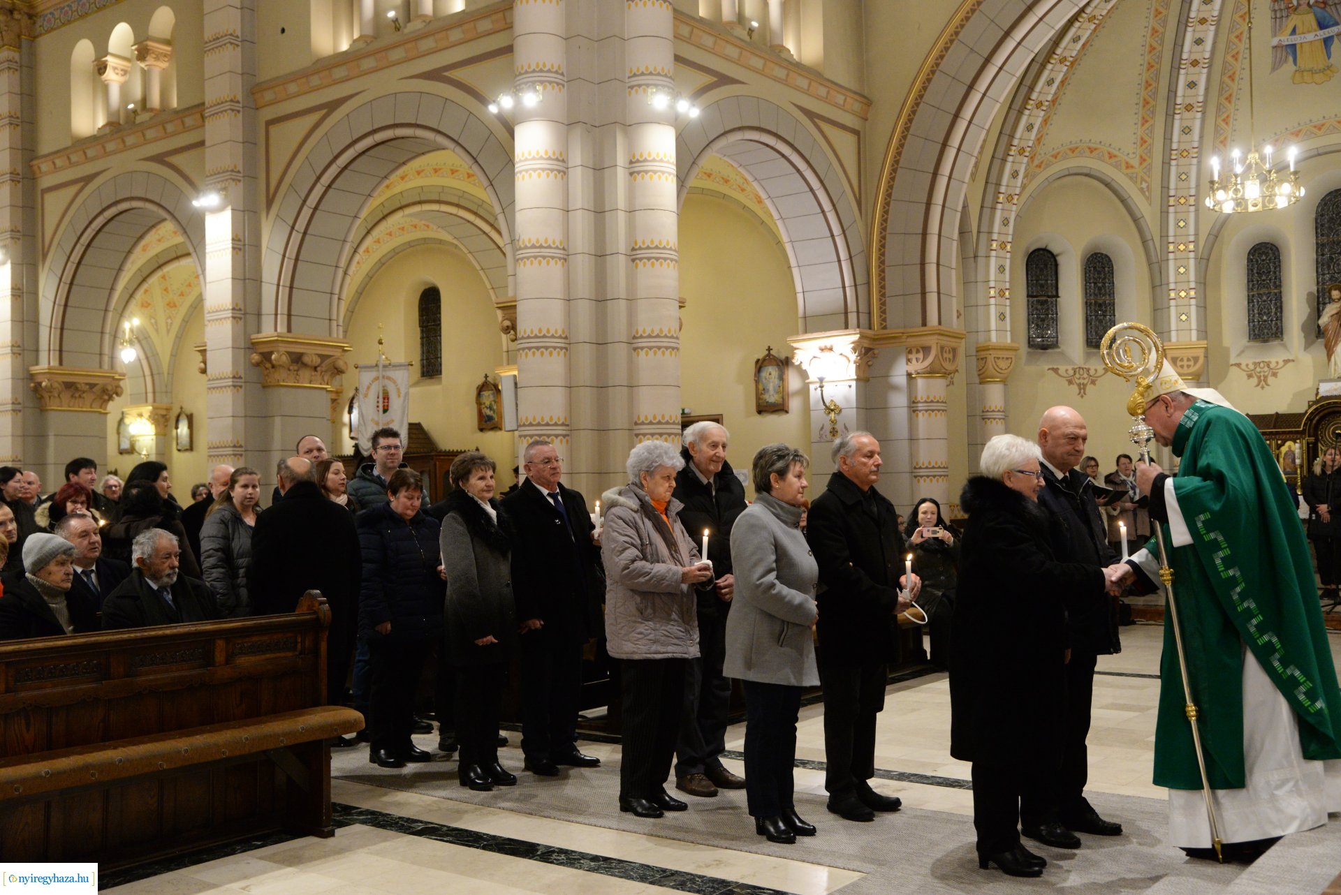 Jubiláló házaspárok főpásztori áldása a Magyarok Nagyasszonya-társszékesegyházban