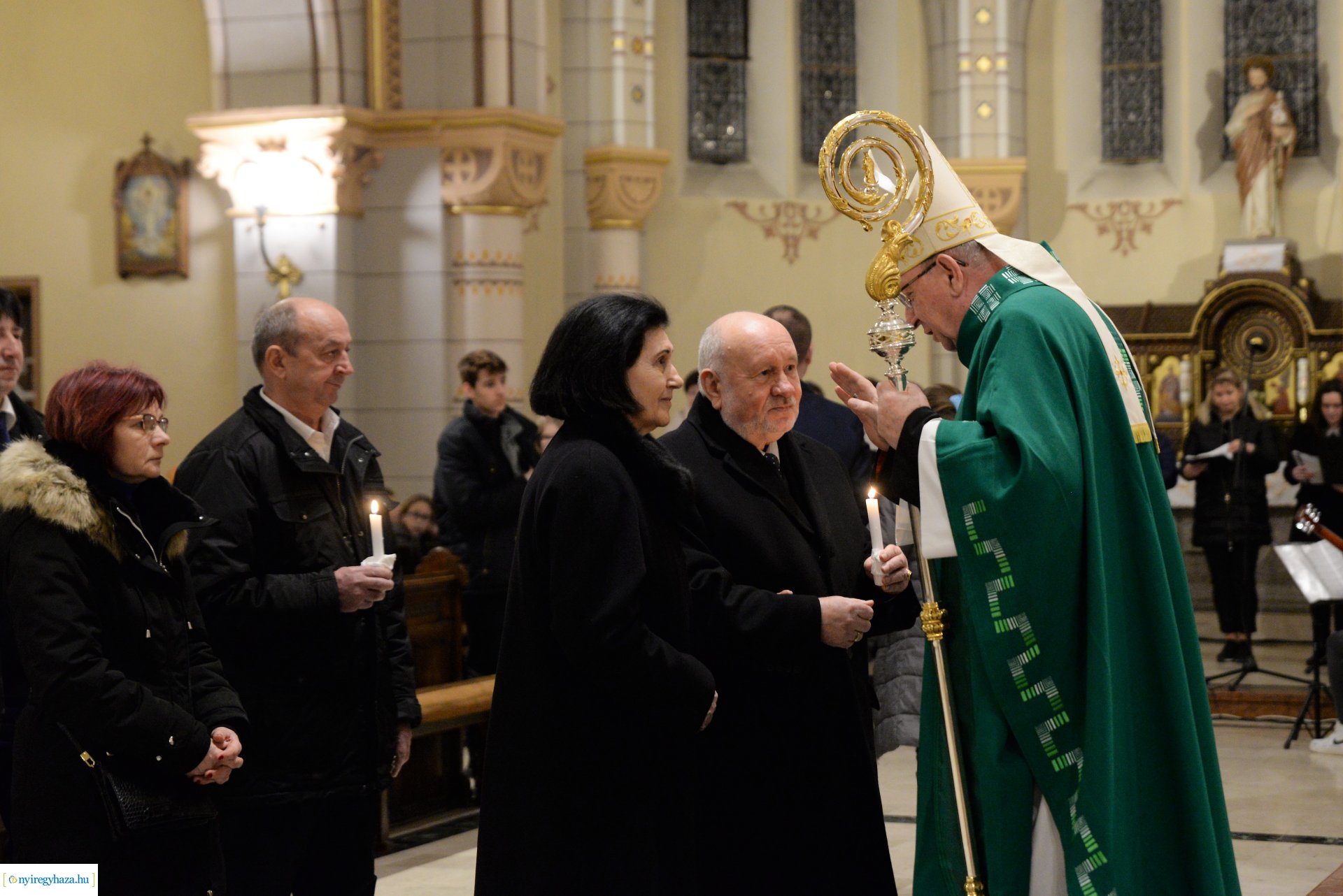 Jubiláló házaspárok főpásztori áldása a Magyarok Nagyasszonya-társszékesegyházban