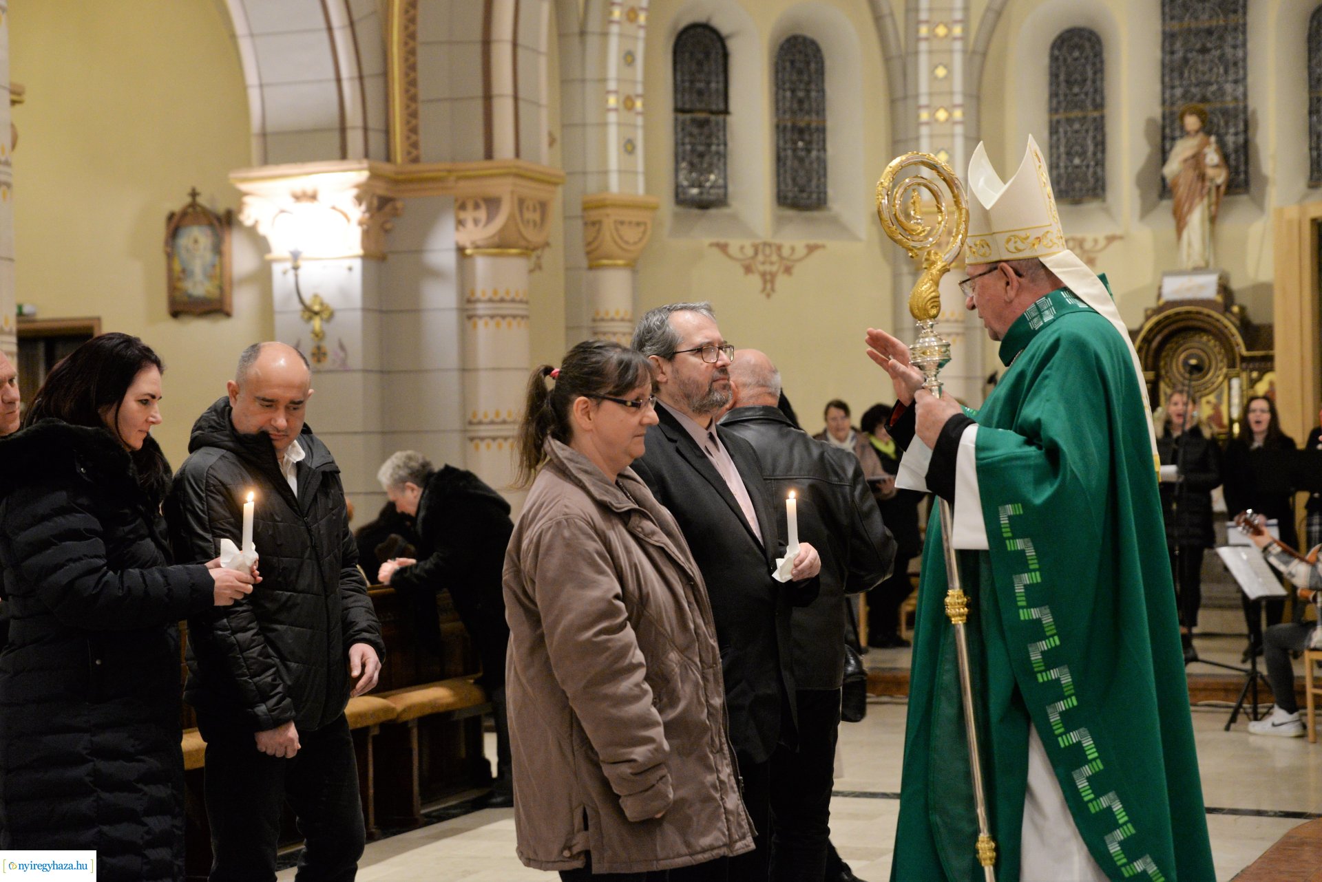 Jubiláló házaspárok főpásztori áldása a Magyarok Nagyasszonya-társszékesegyházban