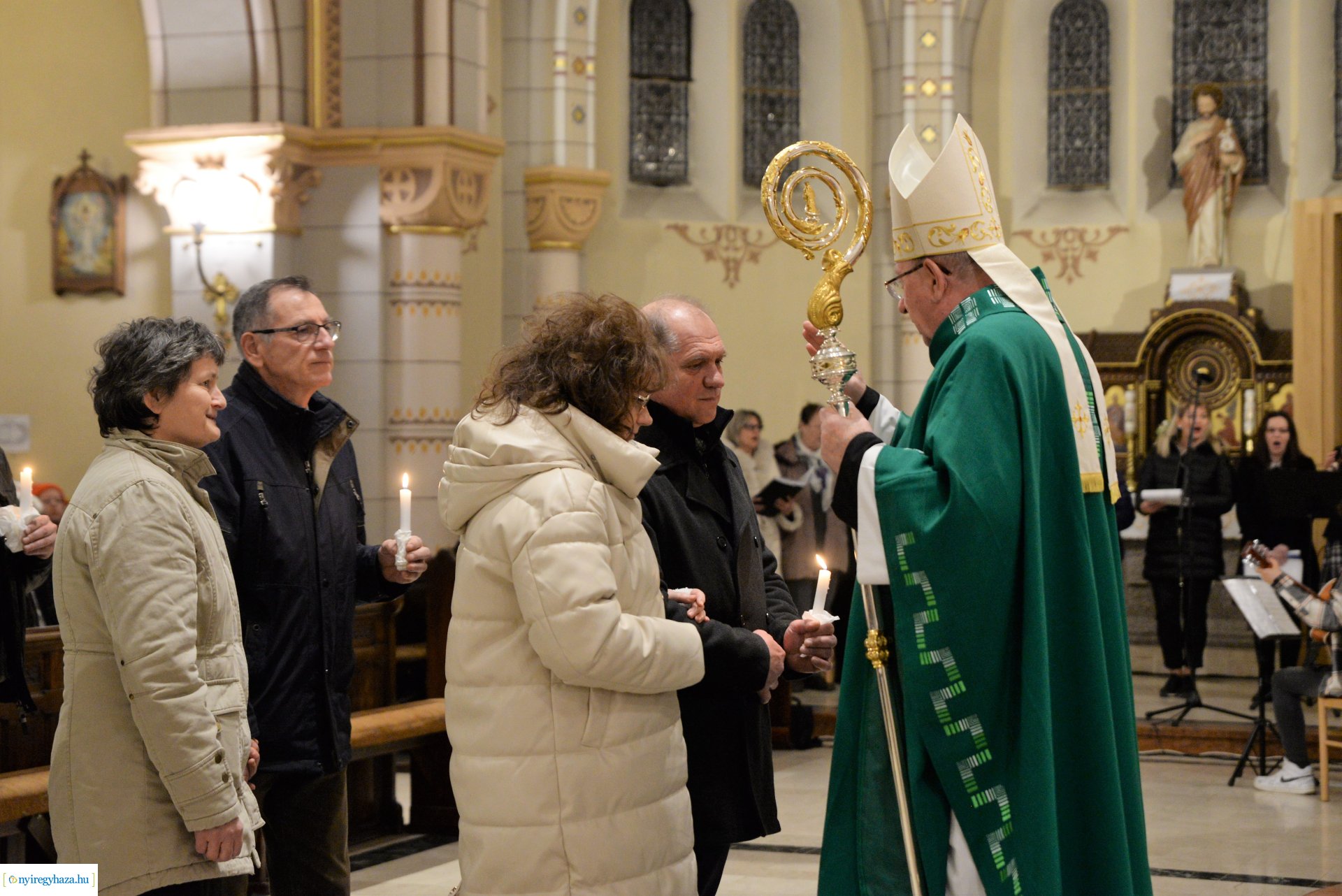 Jubiláló házaspárok főpásztori áldása a Magyarok Nagyasszonya-társszékesegyházban