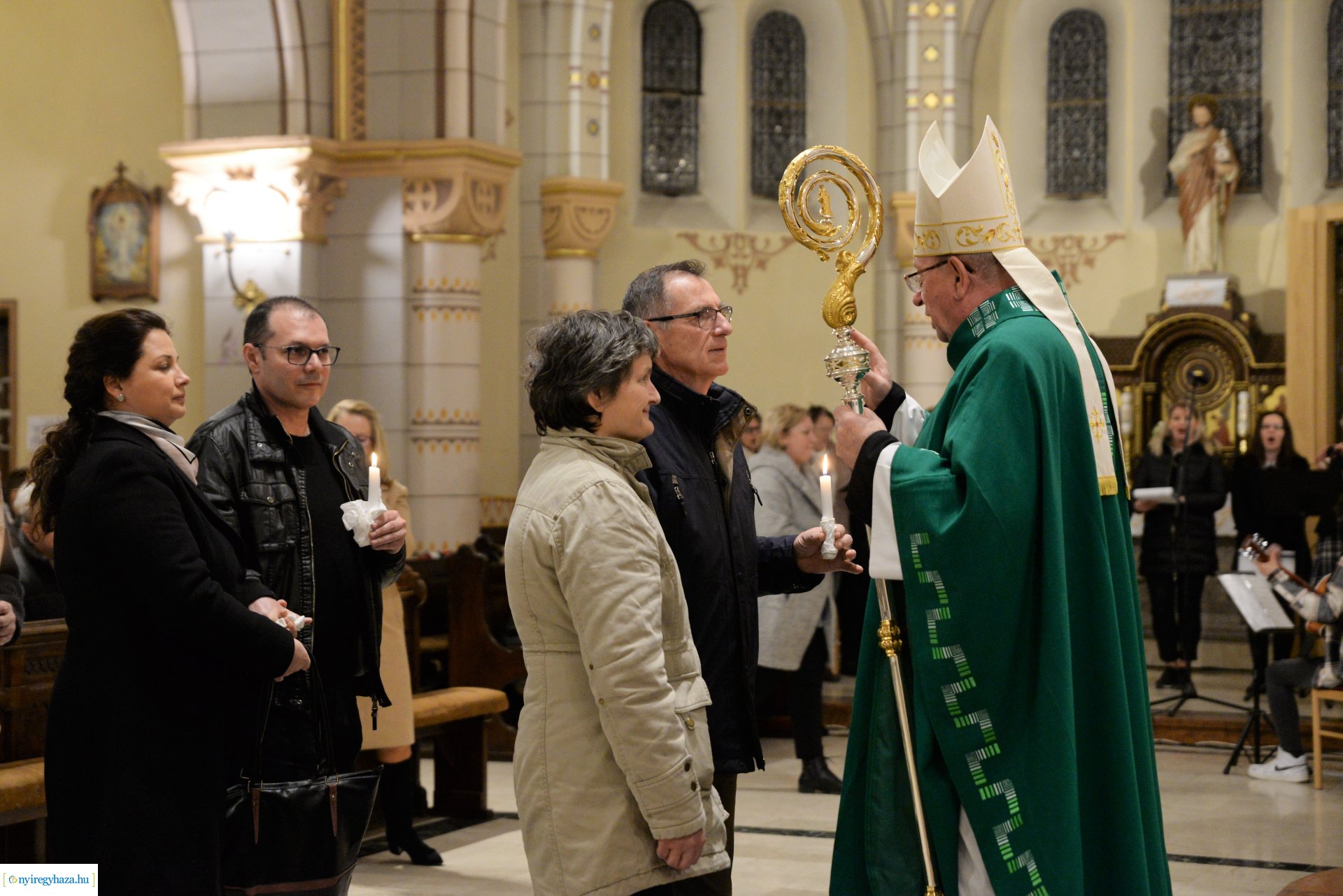 Jubiláló házaspárok főpásztori áldása a Magyarok Nagyasszonya-társszékesegyházban