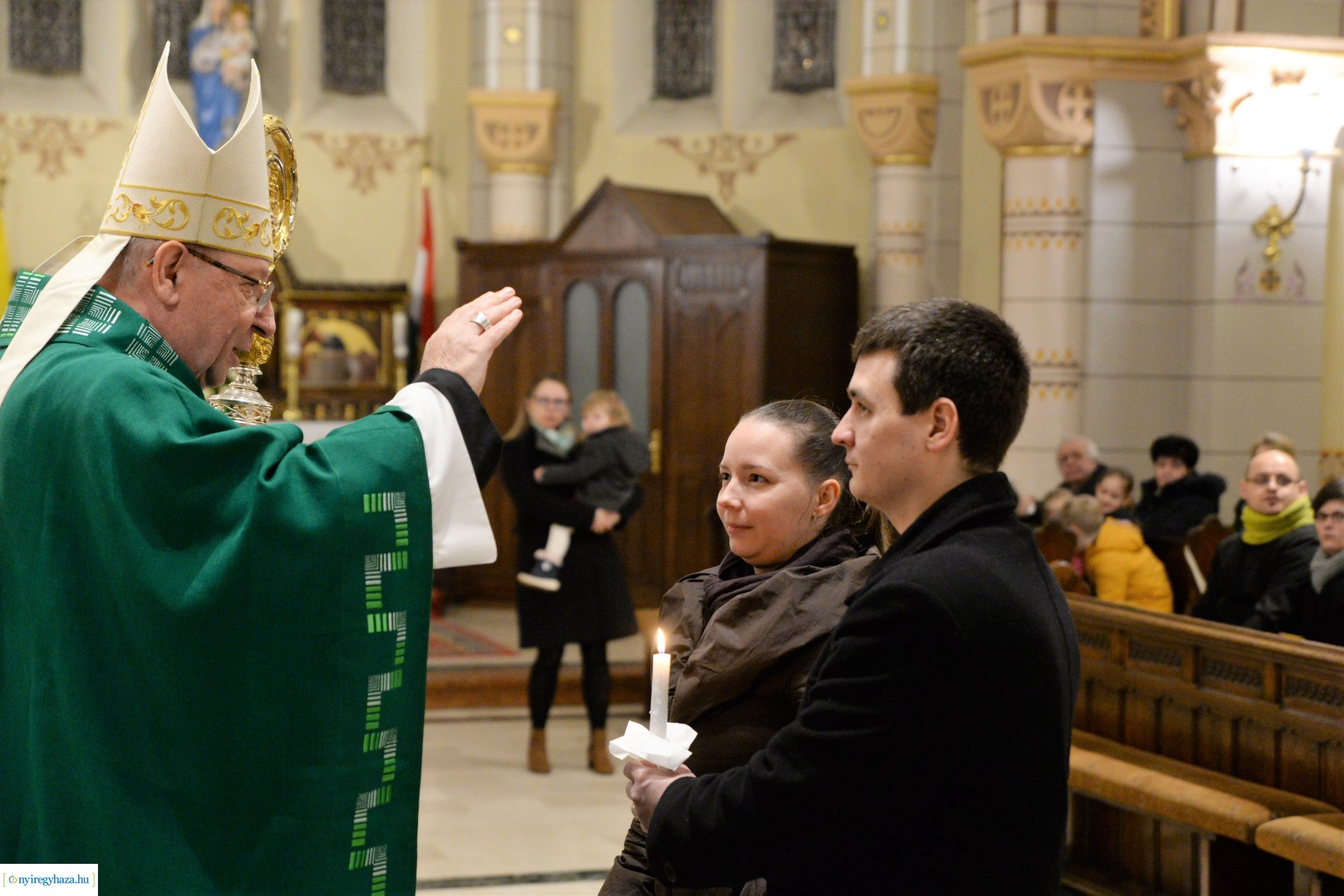 Jubiláló házaspárok főpásztori áldása a Magyarok Nagyasszonya-társszékesegyházban