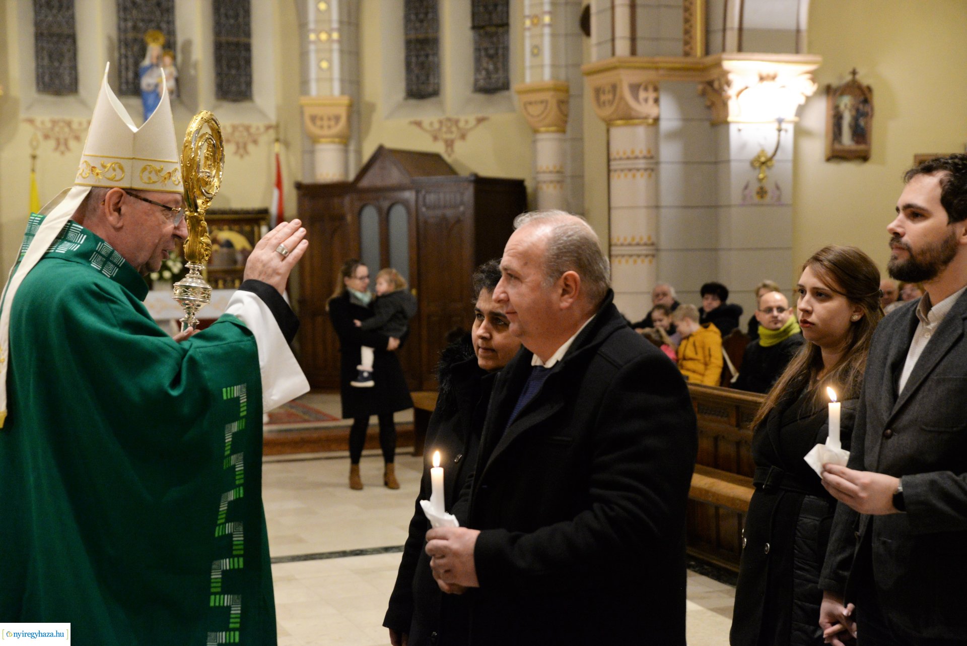 Jubiláló házaspárok főpásztori áldása a Magyarok Nagyasszonya-társszékesegyházban