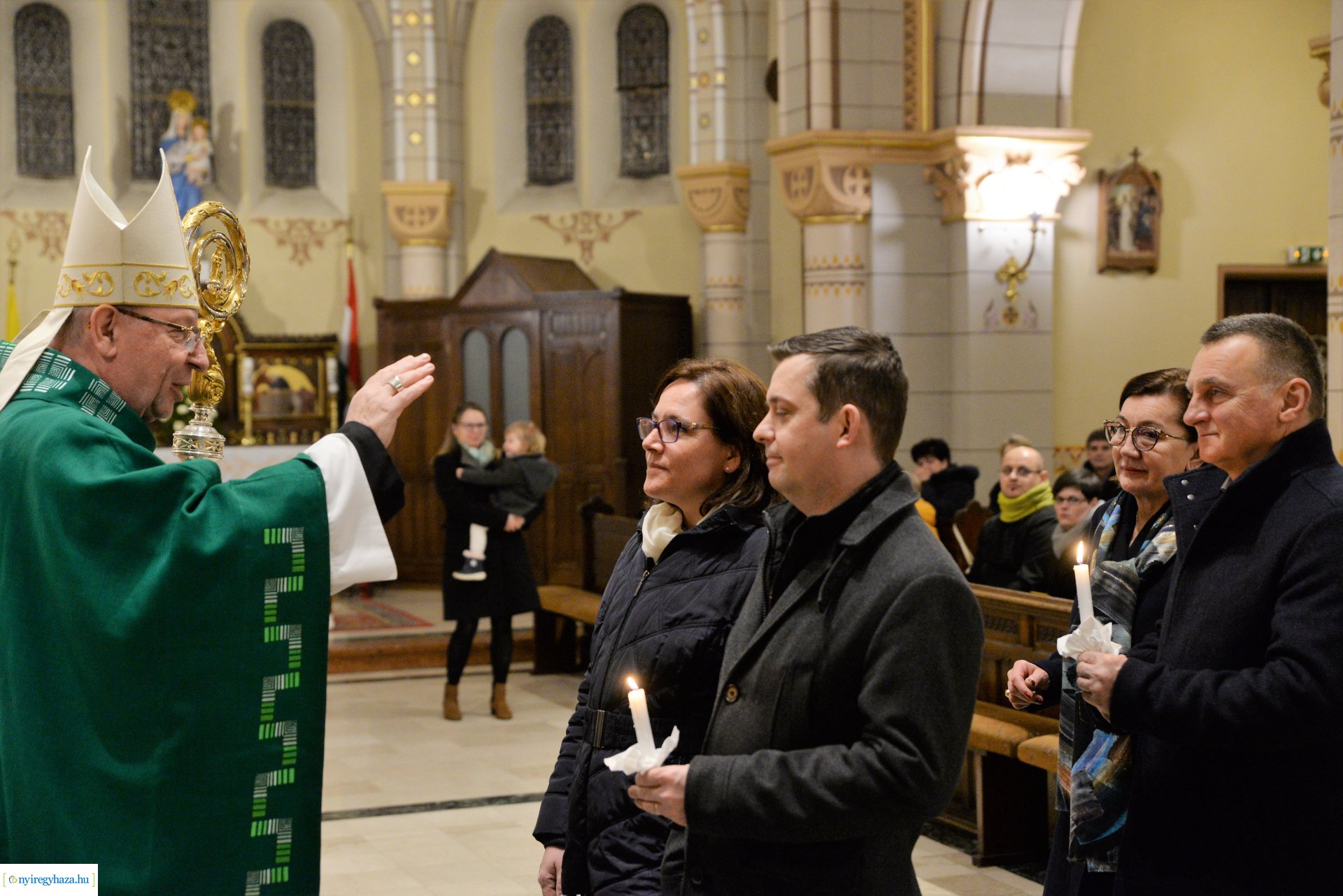 Jubiláló házaspárok főpásztori áldása a Magyarok Nagyasszonya-társszékesegyházban