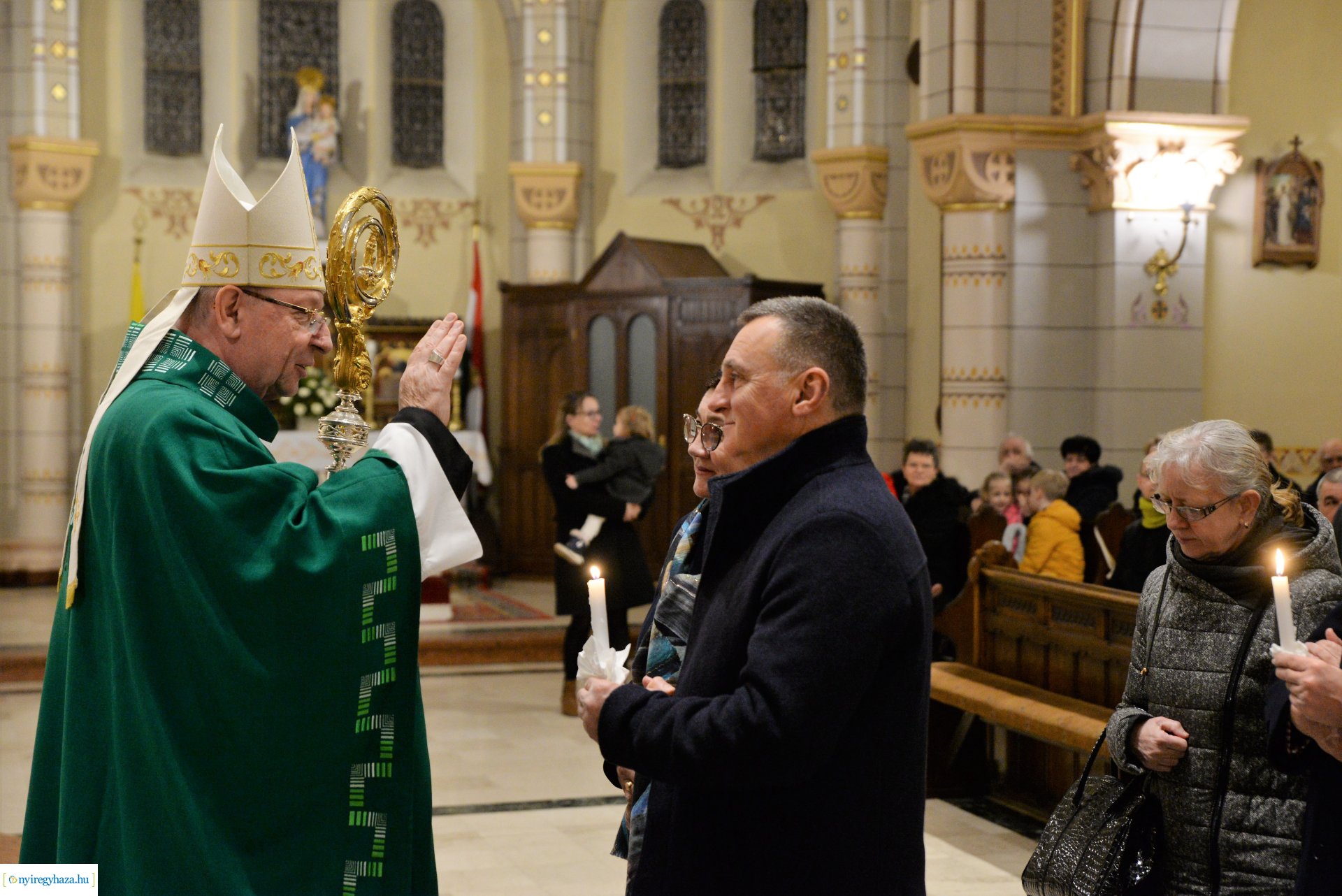 Jubiláló házaspárok főpásztori áldása a Magyarok Nagyasszonya-társszékesegyházban