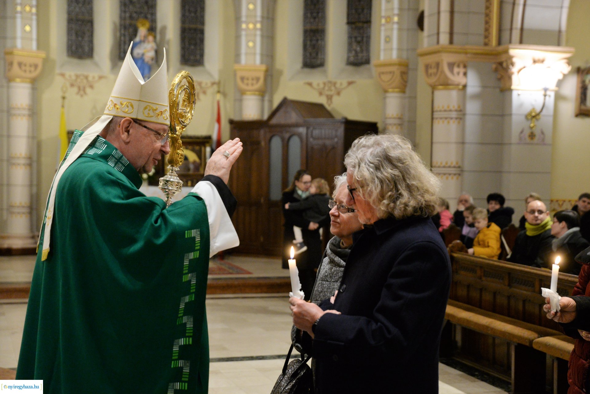 Jubiláló házaspárok főpásztori áldása a Magyarok Nagyasszonya-társszékesegyházban