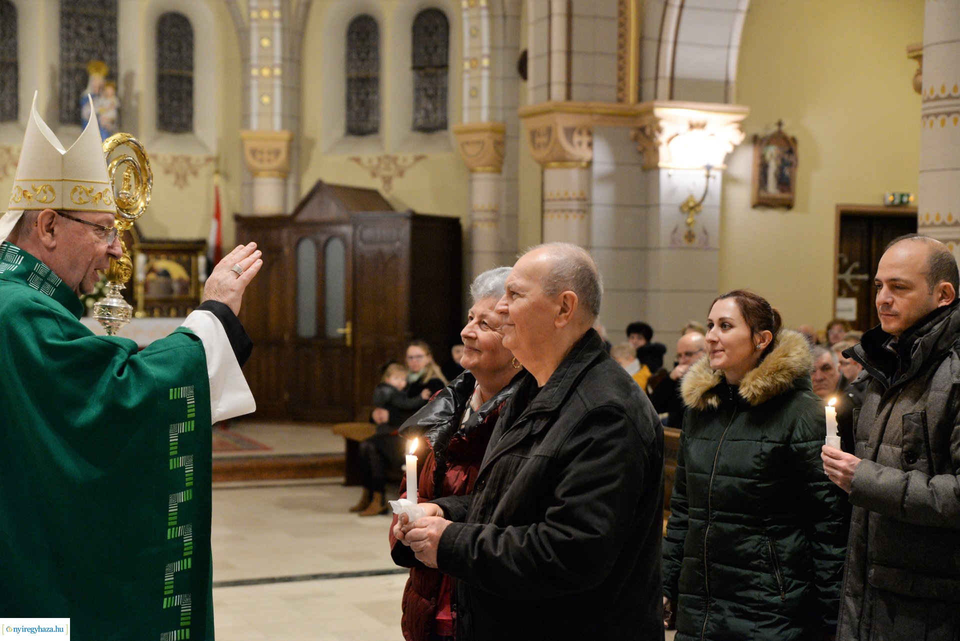 Jubiláló házaspárok főpásztori áldása a Magyarok Nagyasszonya-társszékesegyházban
