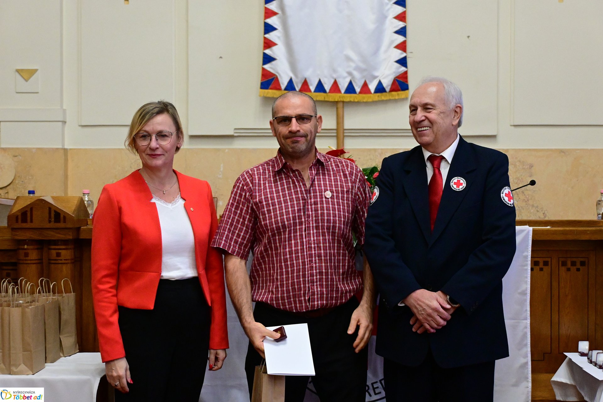 Jubiláló véradók köszöntése