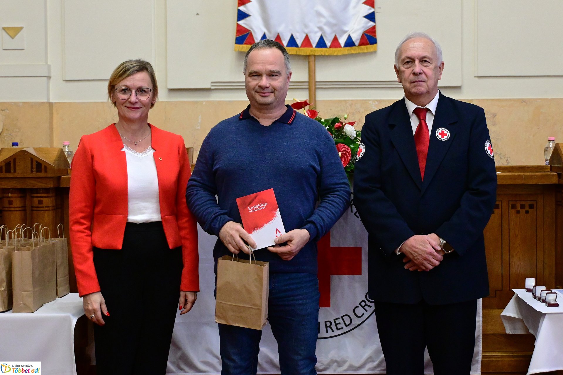 Jubiláló véradók köszöntése