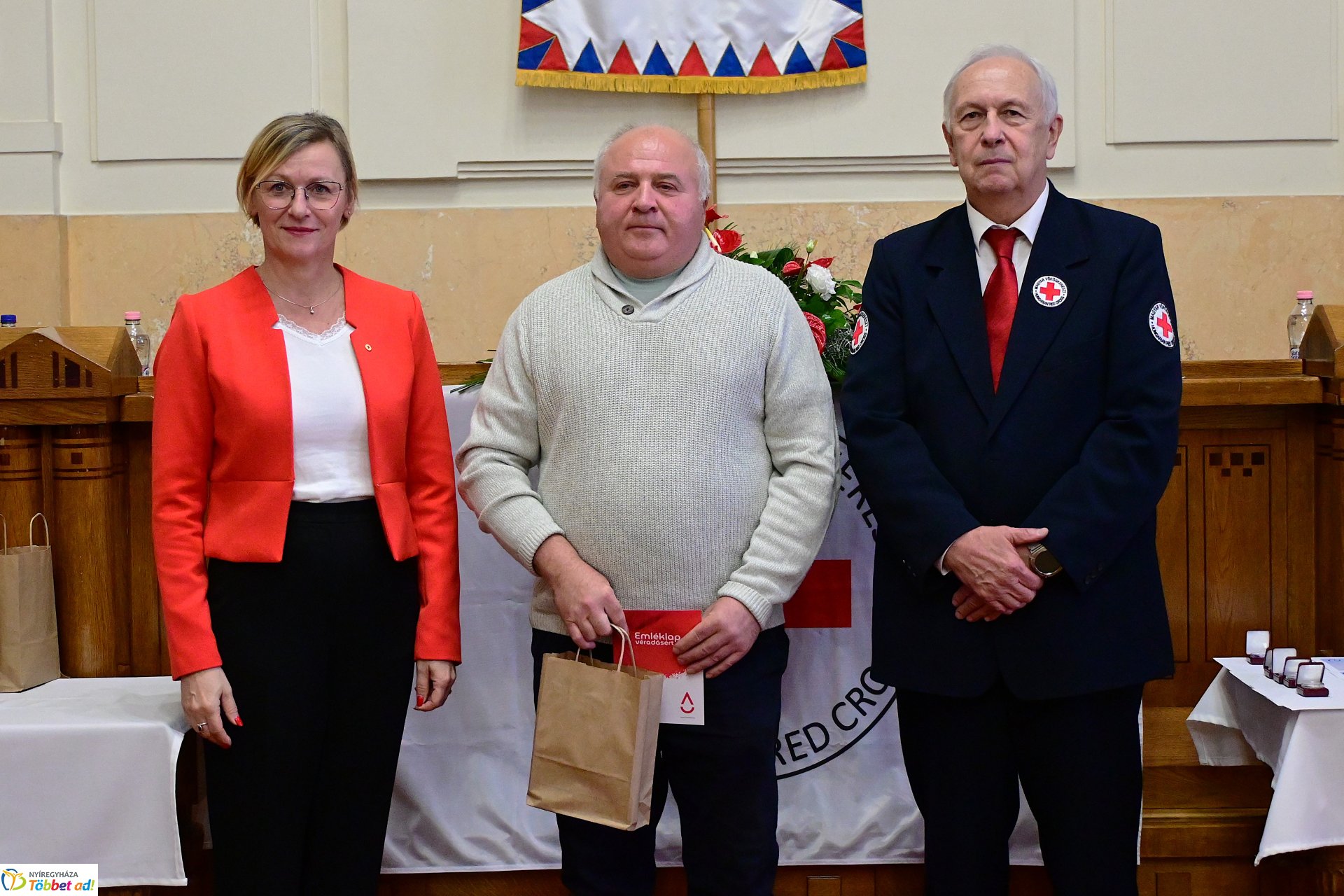 Jubiláló véradók köszöntése