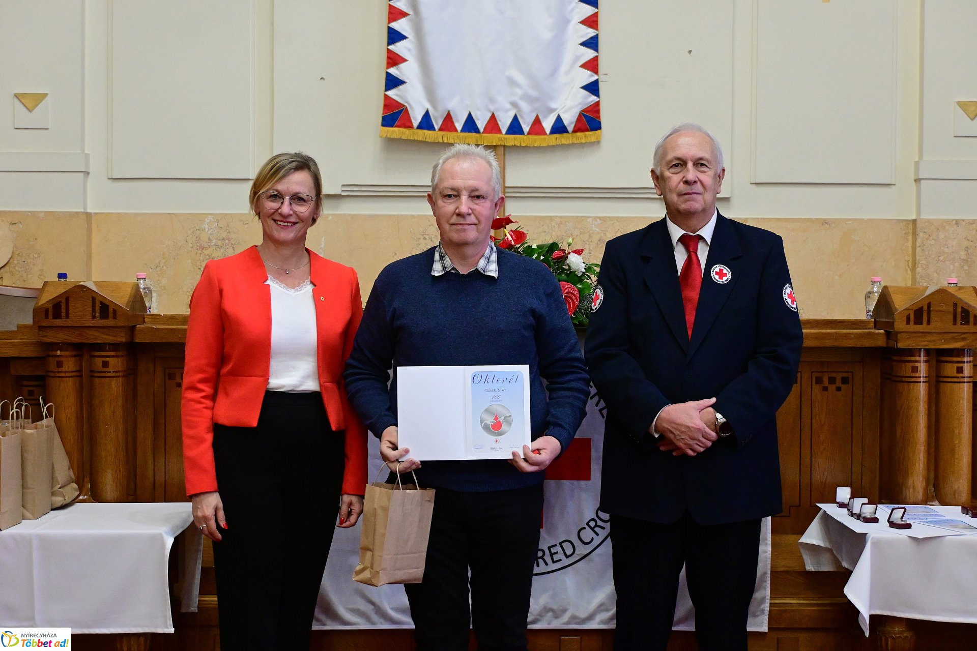 Jubiláló véradók köszöntése