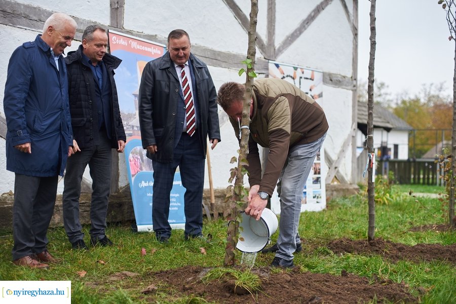 Jubileumi facsemeték a Hübnertől