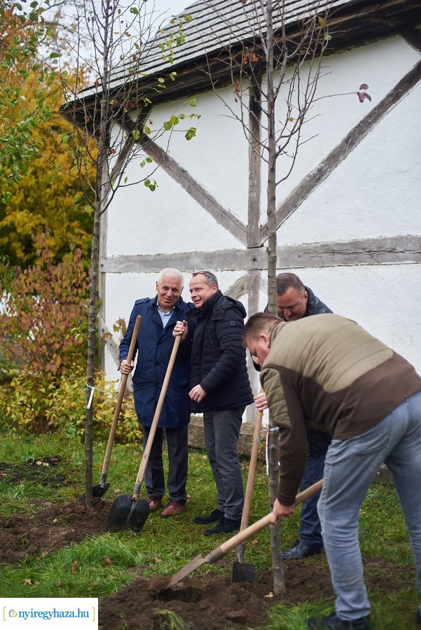 Jubileumi facsemeték a Hübnertől