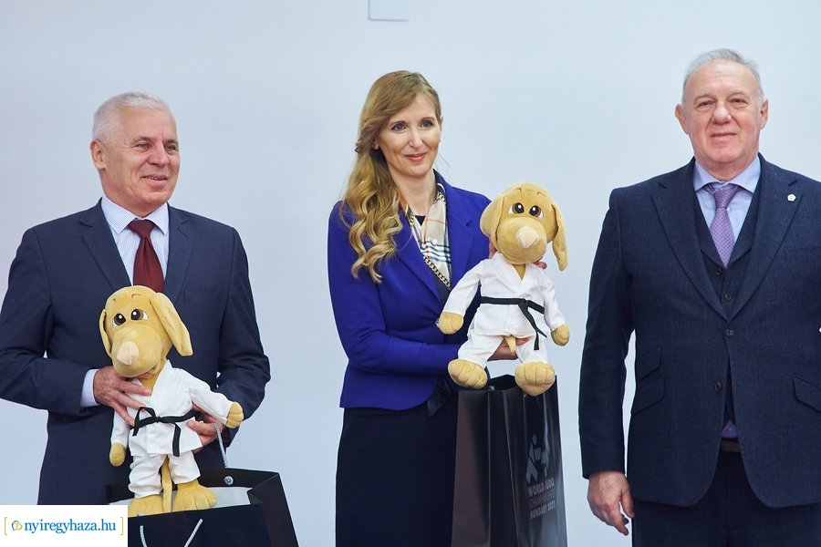 Judo terem átadó az Atlétikai Centrumban