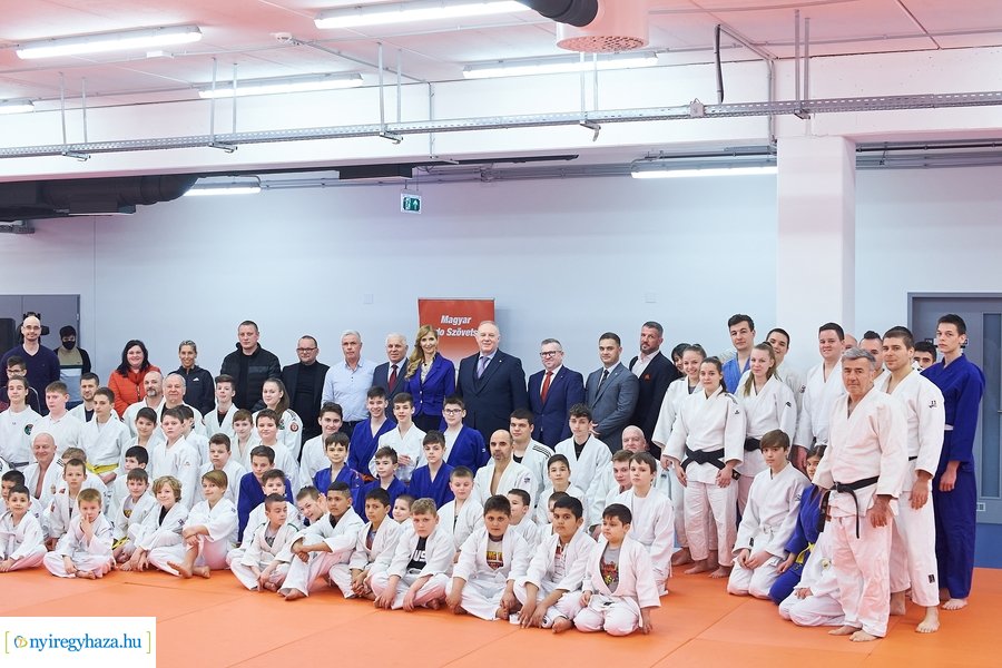 Judo terem átadó az Atlétikai Centrumban