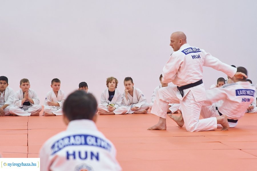 Judo terem átadó az Atlétikai Centrumban