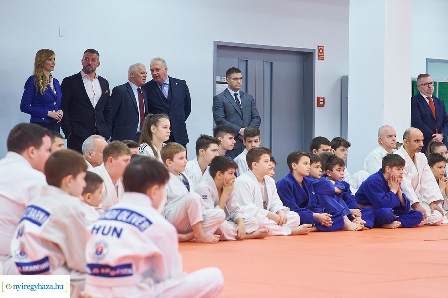 Judo terem átadó az Atlétikai Centrumban