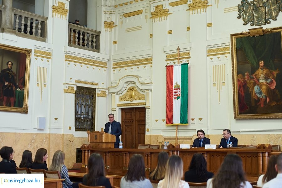 KAB oklevelek ünnepélyes átadása