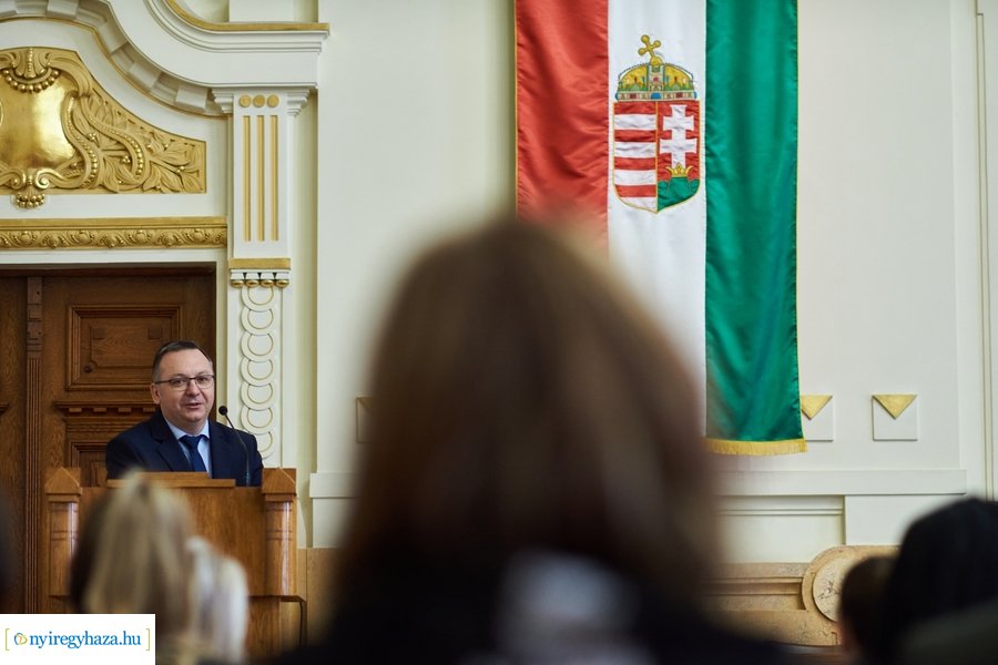 KAB oklevelek ünnepélyes átadása