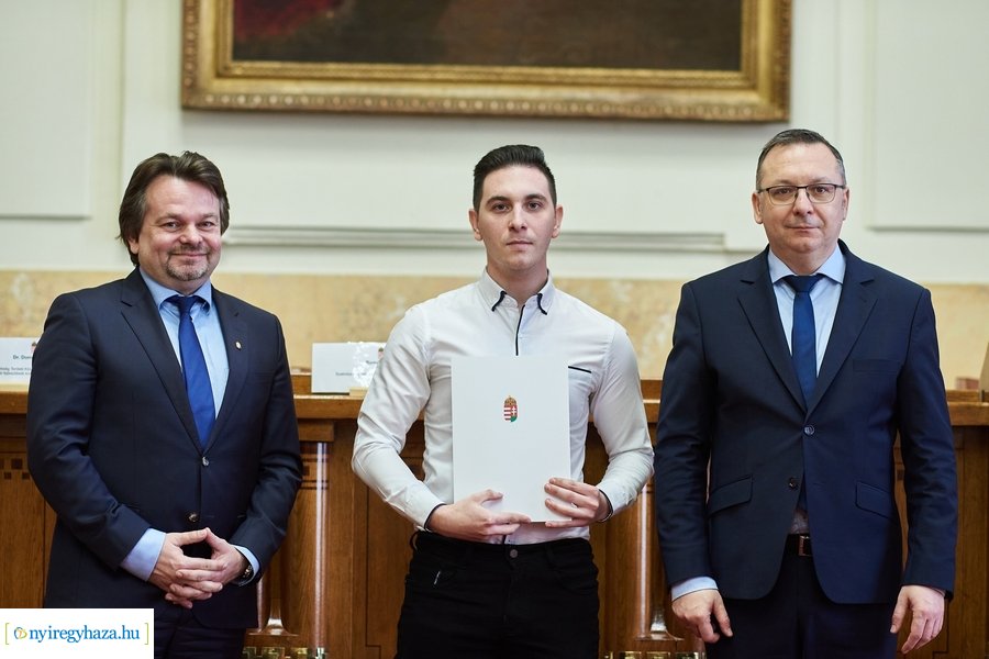 KAB oklevelek ünnepélyes átadása