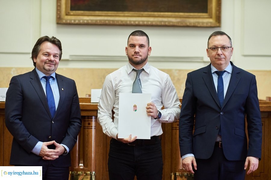 KAB oklevelek ünnepélyes átadása